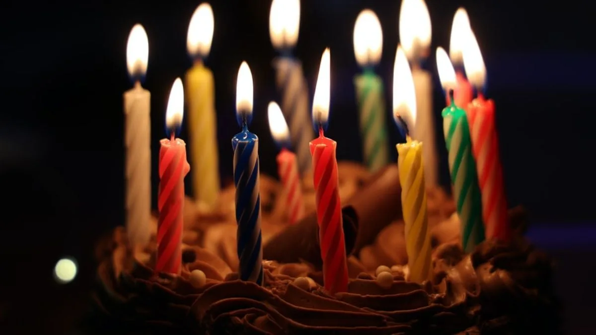 CAKE-WITH-CANDLE